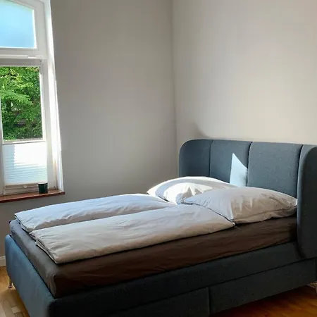 Alexandra 1897 Wohnund Nicole