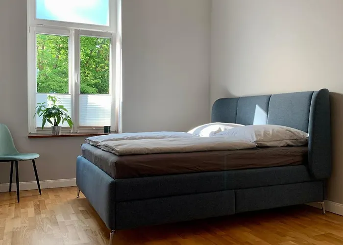 Alexandra 1897 Wohnund Nicole